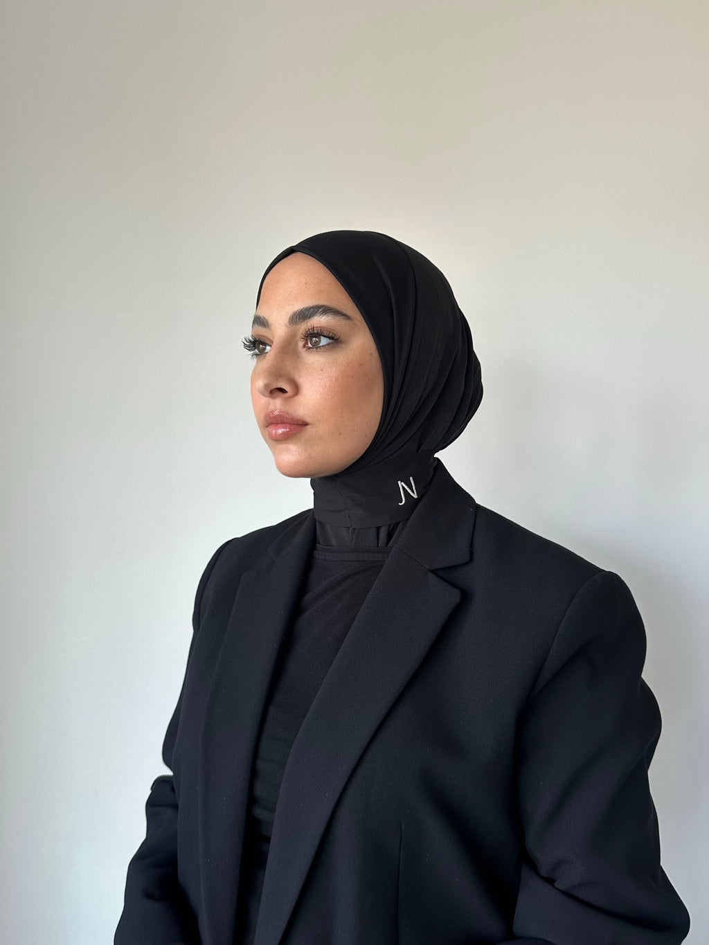 Bonnet noir logo blanc