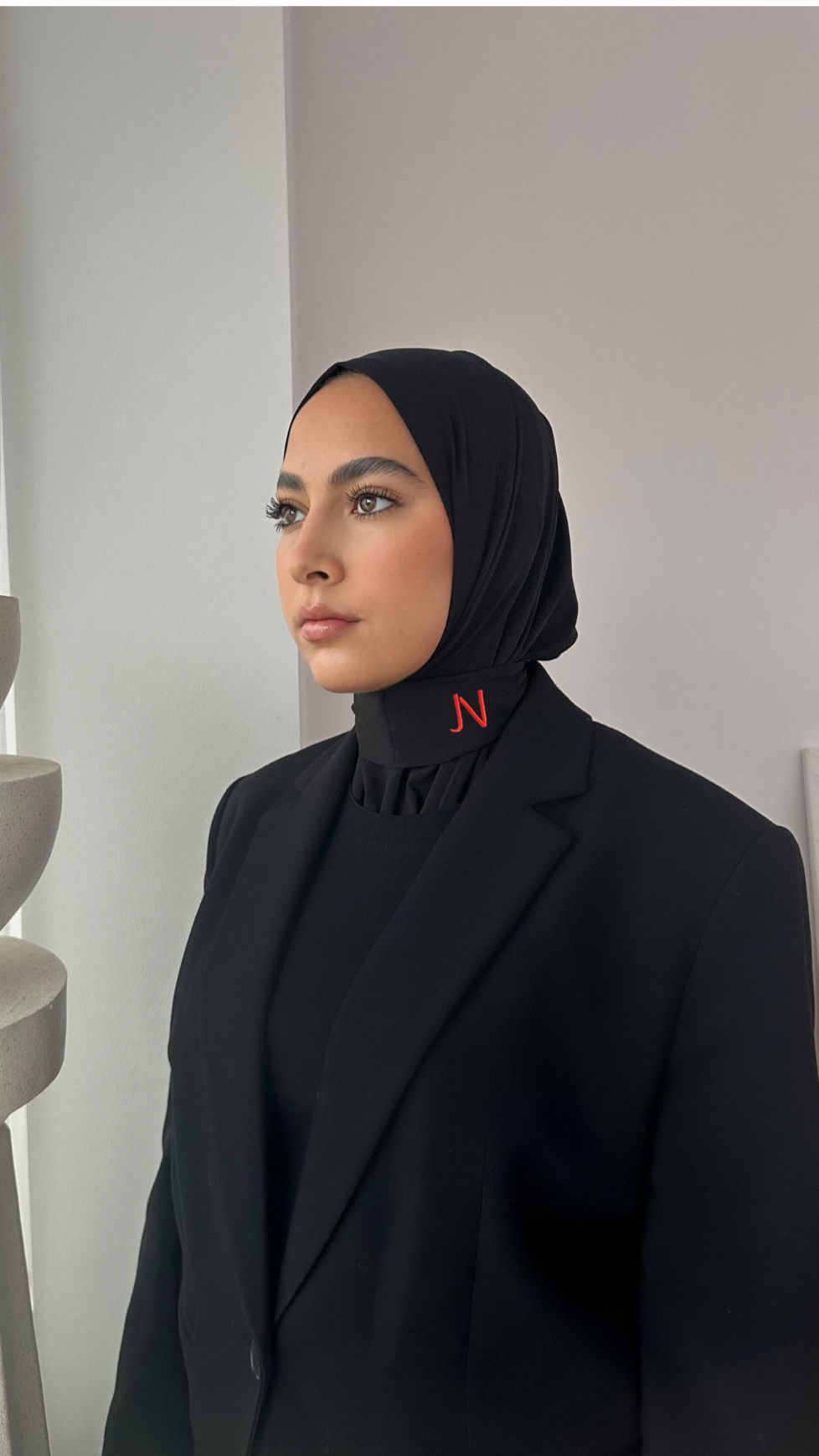 Bonnet Noir logo rouge